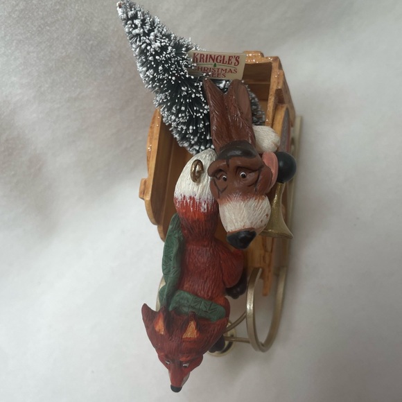 Fox & Hound Deliver Hallmark Ornament - Picture 4 of 12